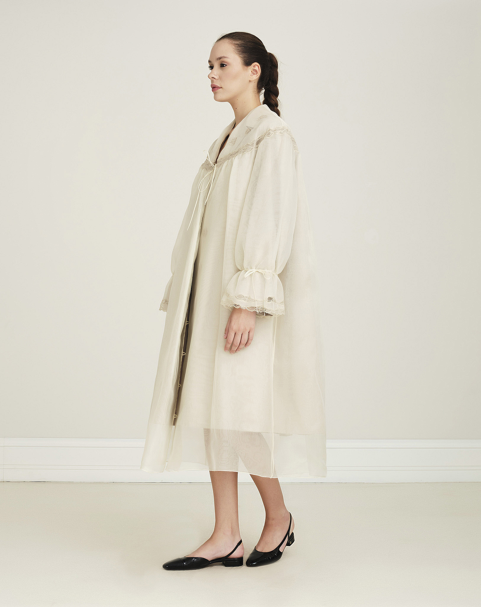 Prada - Beige Trenchcoat W Tulle Cape 38 